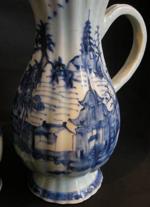 Pair ewers porcelain blue and white - Qianlong period | MasterArt
